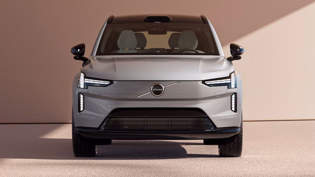 Exterior 2024-Volvo-EX90-Front.avif