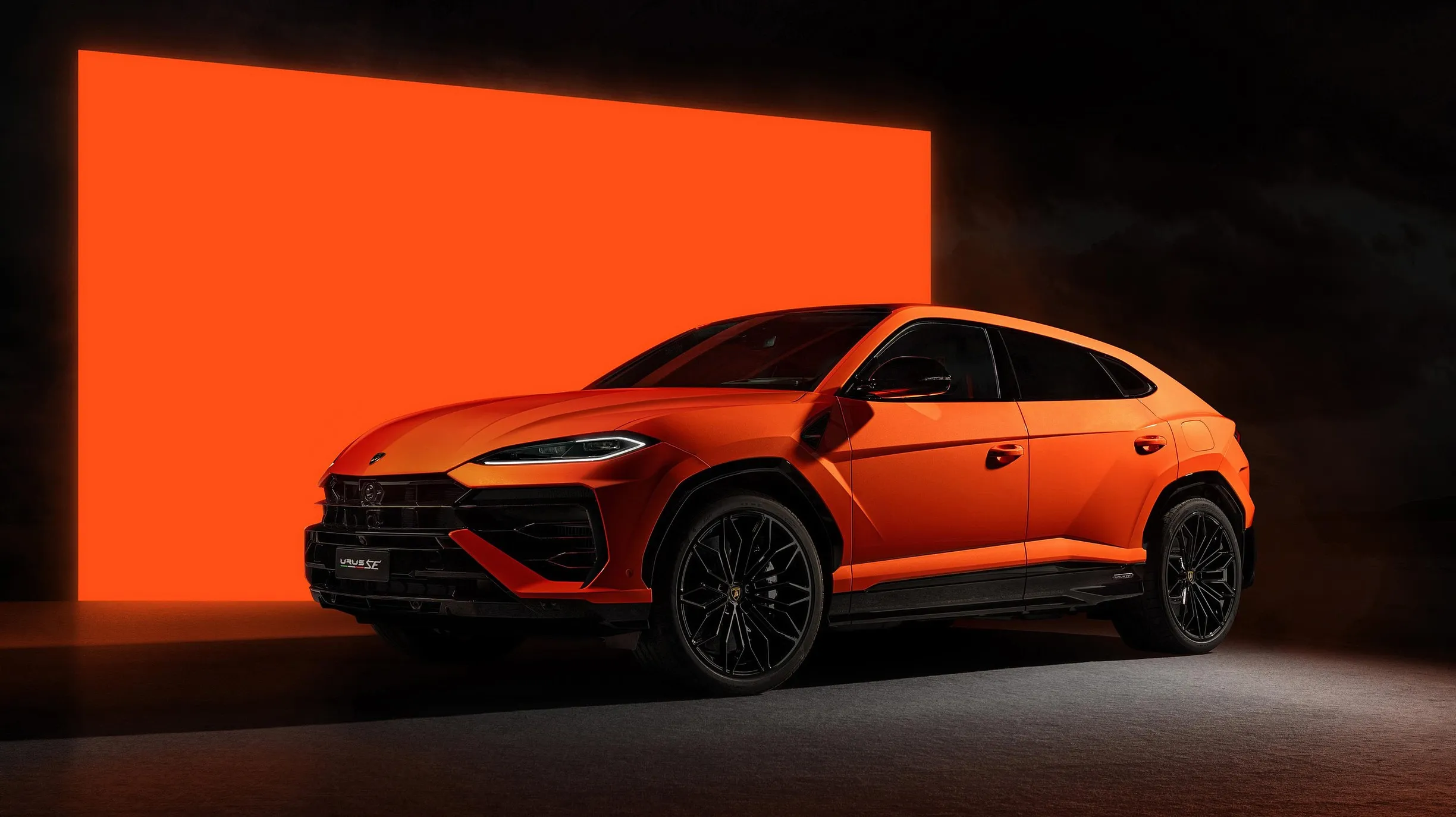 LAMBORGHINI URUS SE PHEV