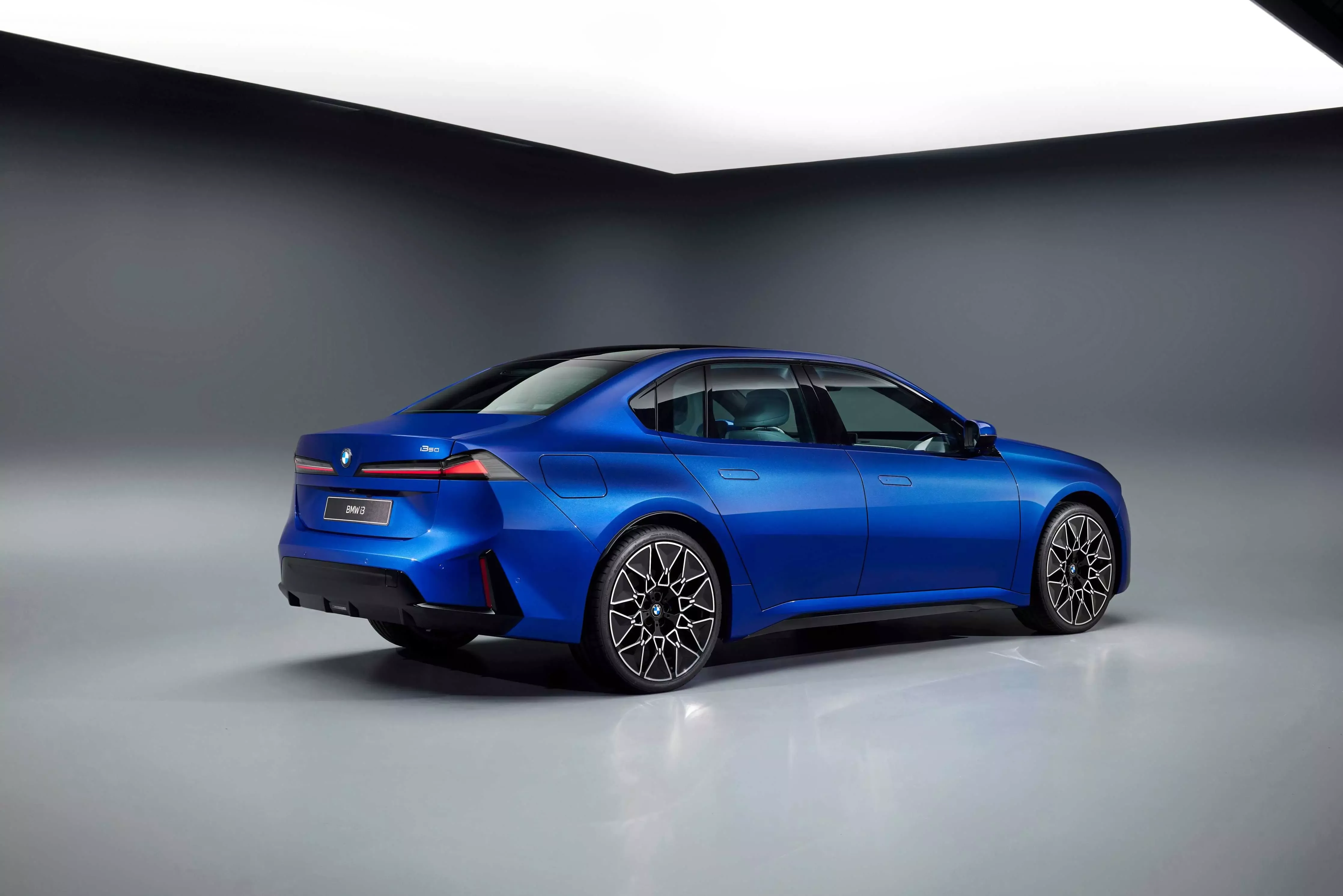 Exterior 466295-p90632227highresthe-new-bmw-i3-50-xd-1.webp