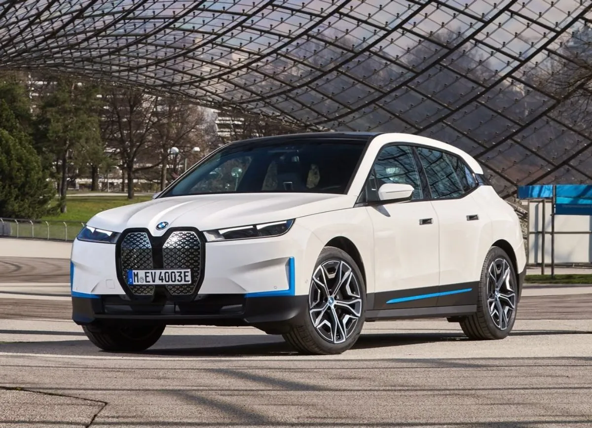 Exterior BMW-iX.jpg