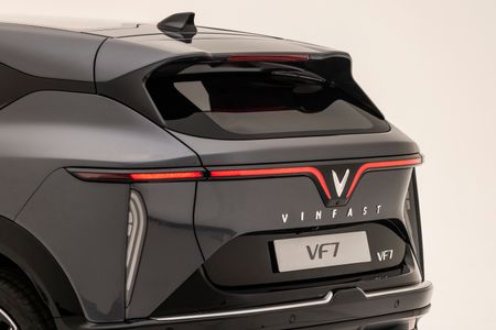 Exterior Copy of VF7_E7.jpg