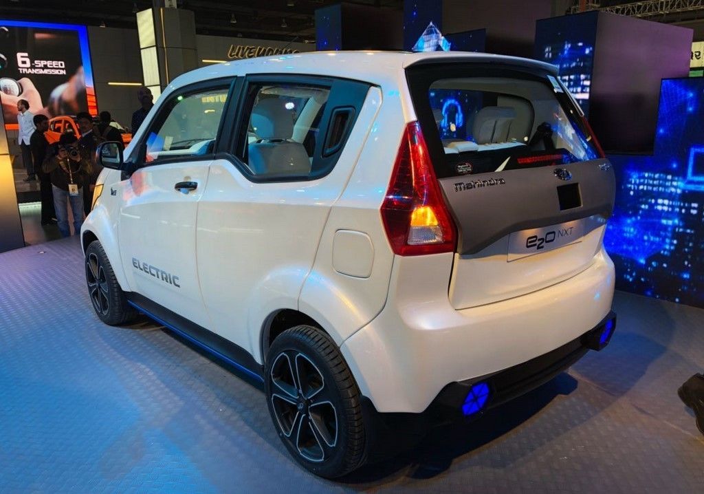 Exterior back Mahindra-e2o-NXT-6