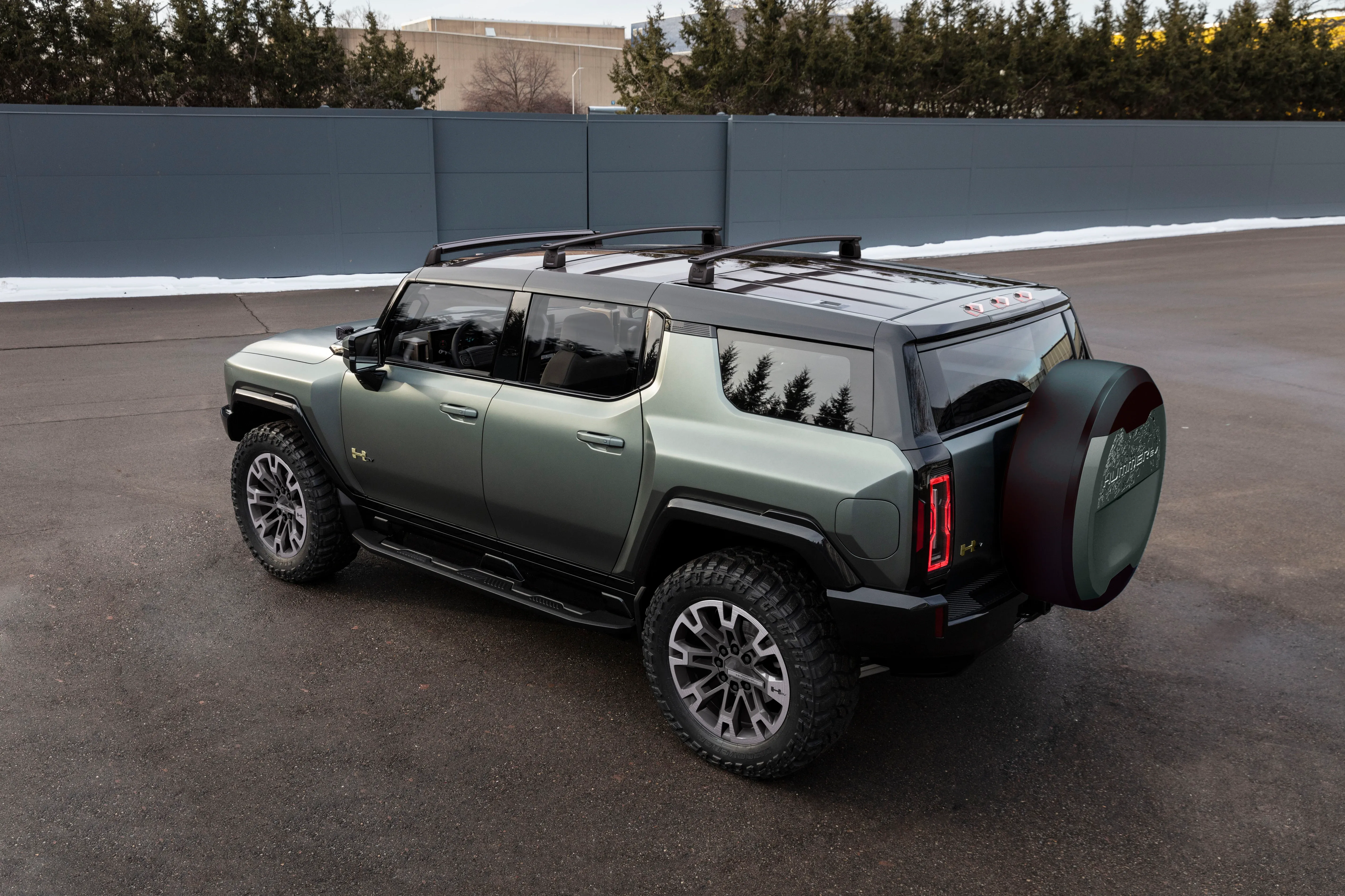 Exterior HUMMER-EV-rear side view.webp