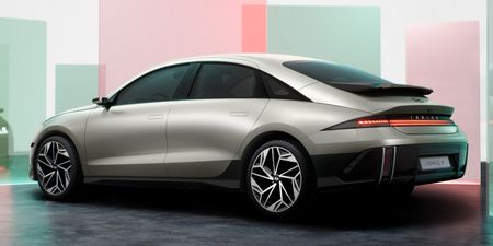 Exterior Hyundai-Ioniq-6-Rear-Quarter.jpg