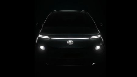 Exterior MG Windsor EV Pro-headlight.webp