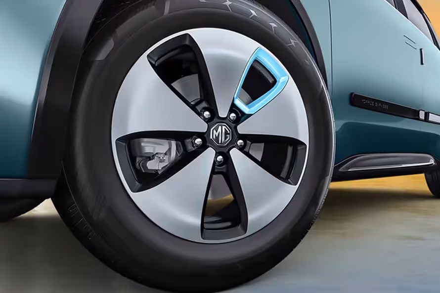 Exterior MG Windsor wheel.avif