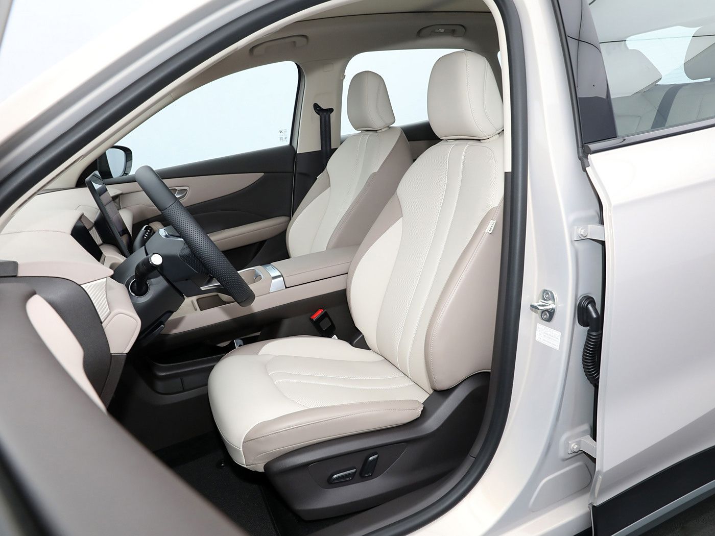 Interior-MG-ES5- side view