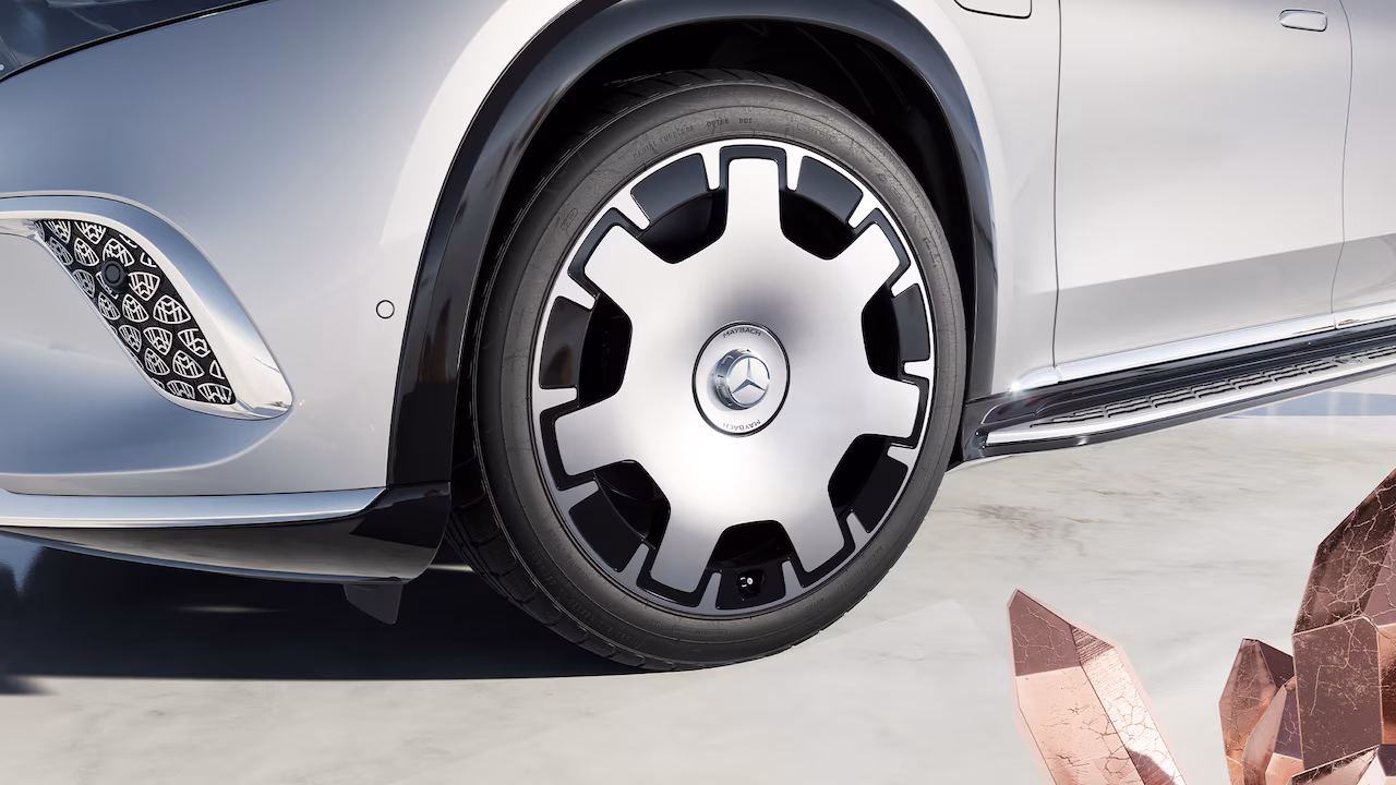 Exterior Maybach_EQS-SUV-05.avif