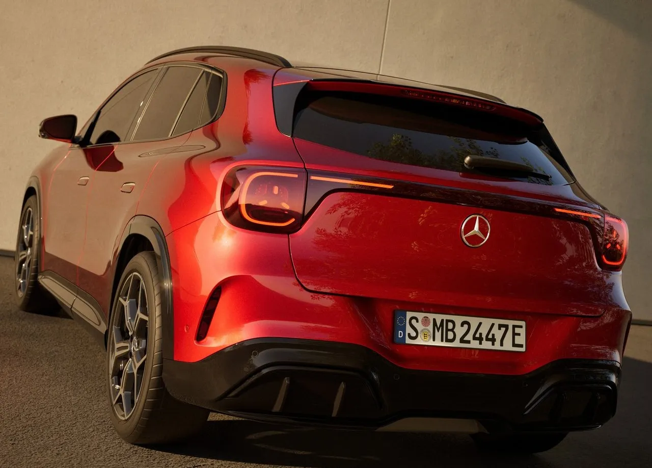 Exterior Mercedes-Benz-GLA-2027-1280-122df2973a9d1225b35e235701f1765f63.jpg