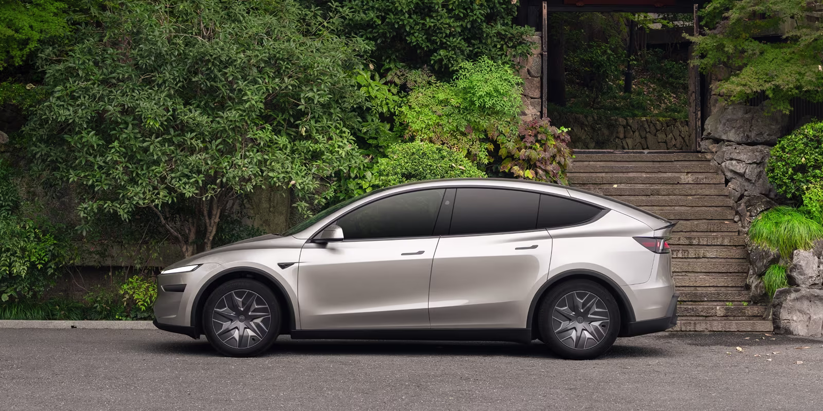 Exterior Model-Y-L-Engineered-Carousel-Slide-1-Desktop.avif