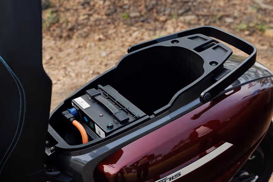 bike MotoHausVLFTennis19.avif