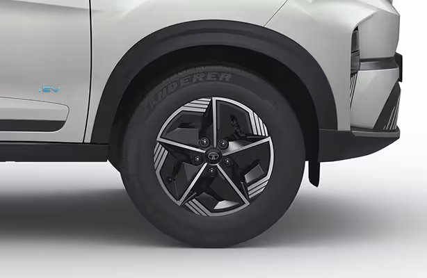 Exterior NexonEV-r16-alloy-wheels.avif