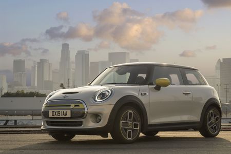 mini cooper se side