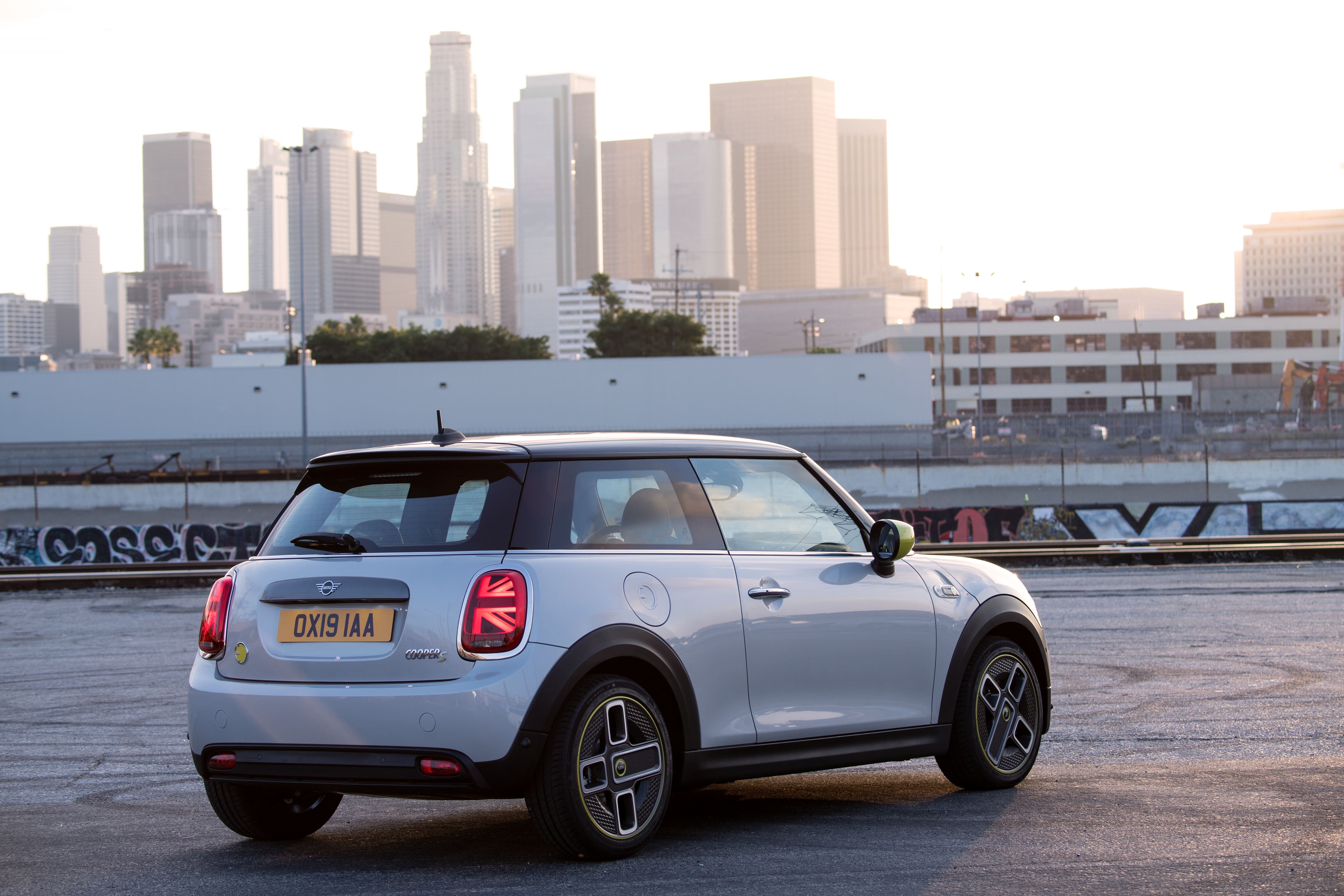 mini cooper se back