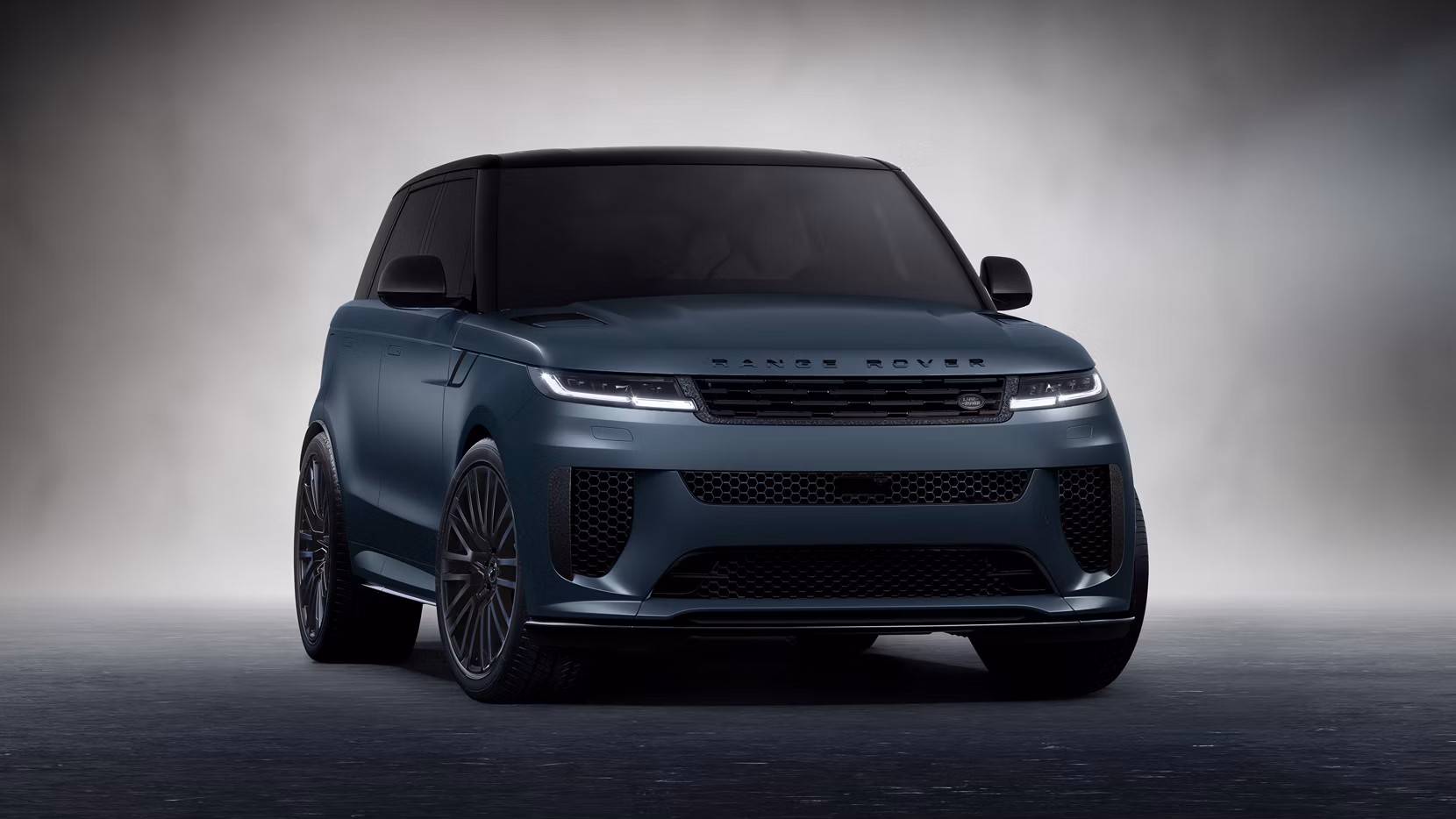 Exterior RangeRover_Sport-04.avif