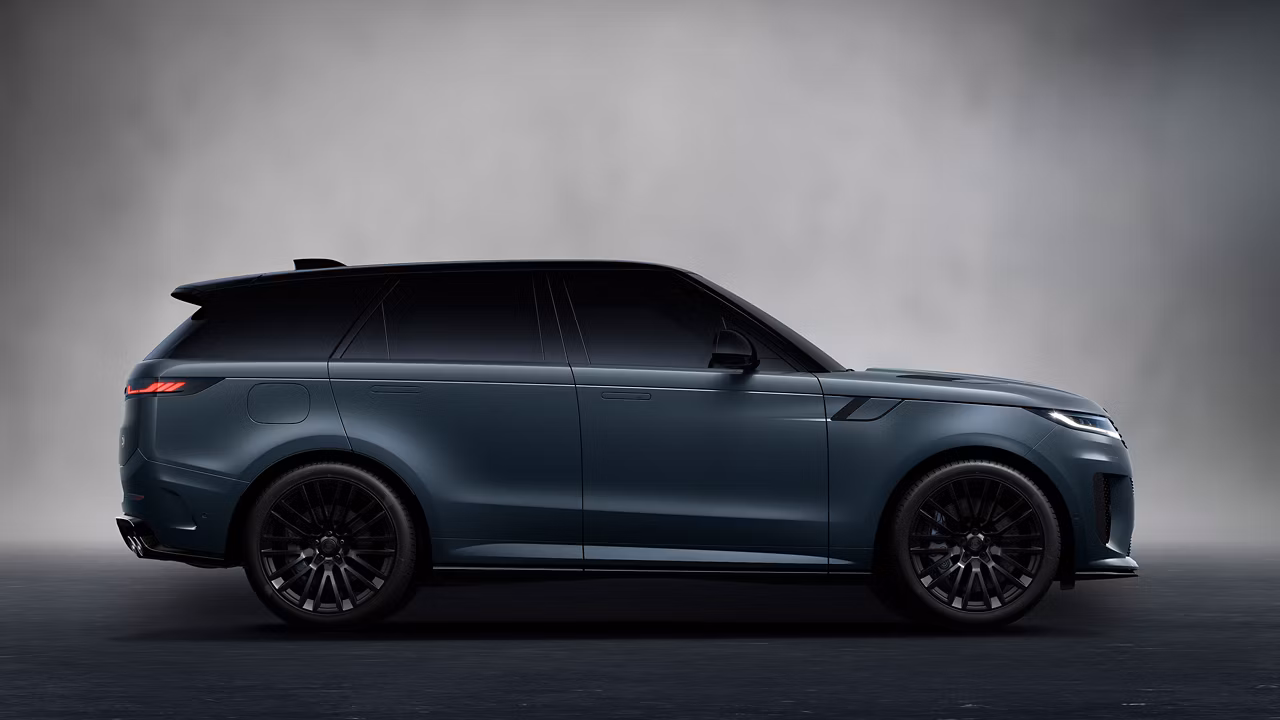 Exterior RangeRover_Sport-06.avif