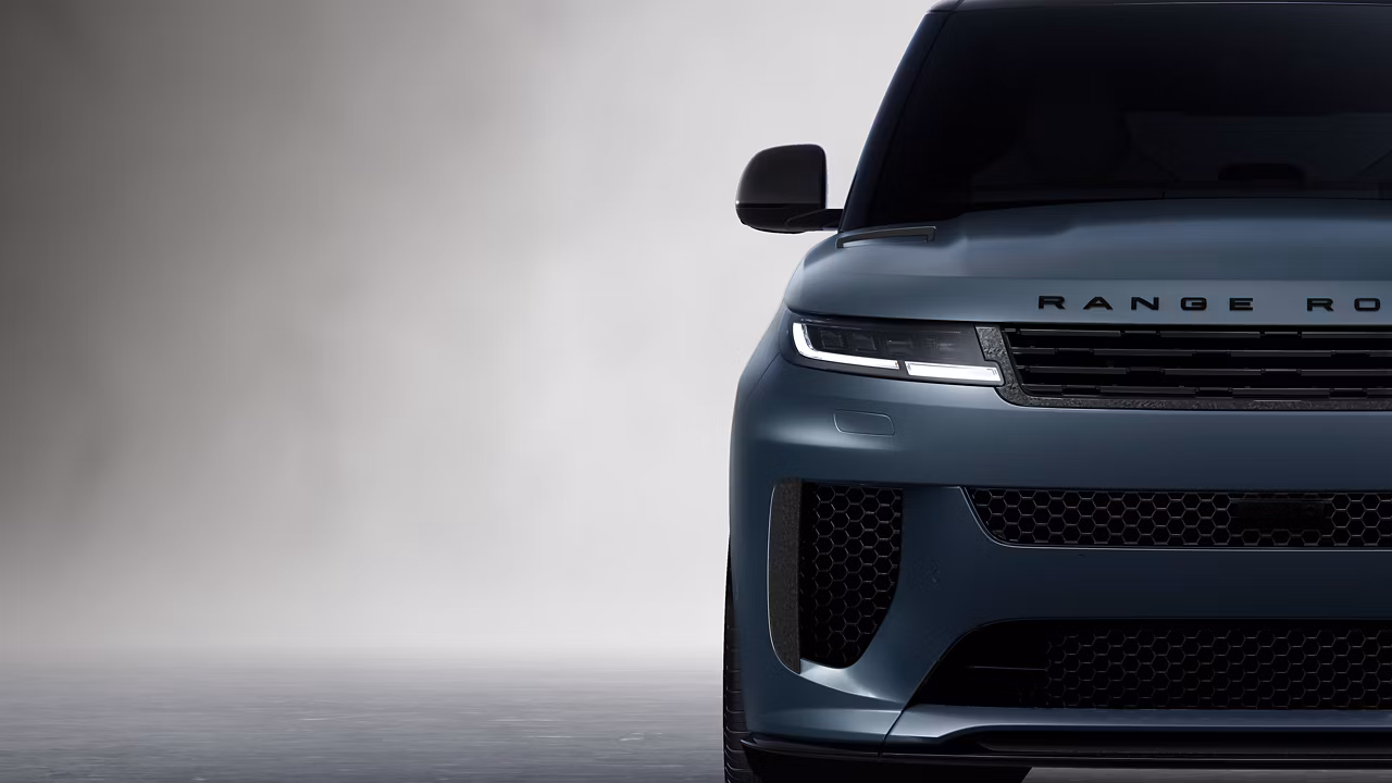 Exterior RangeRover_Sport-07.avif