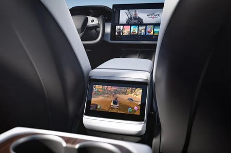 Tesla-Model-S-Ev-Entertainment System (Rear)