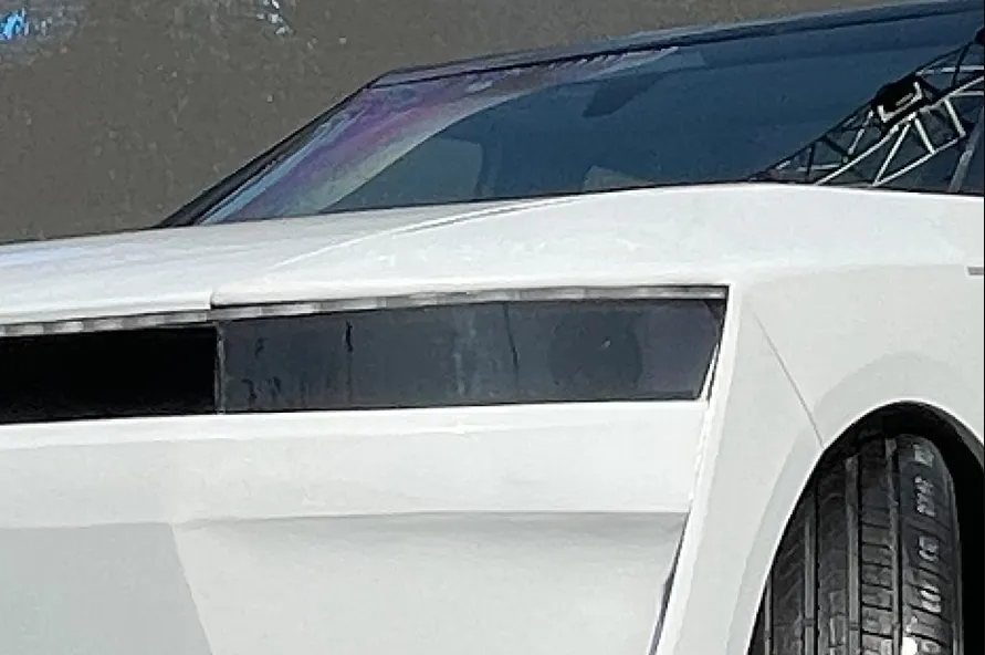 Pravaig-Defy-Ev-Headlight
