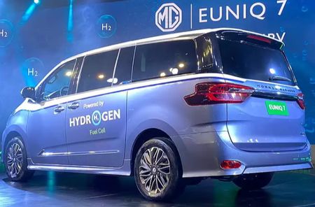 MG-Euniq-7-Left Rear Three Quarter