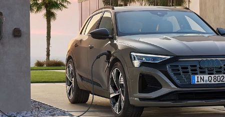 Audi-Q8-E-Tron-Blinker