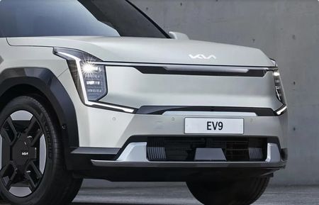 Kia-EV9-Grille