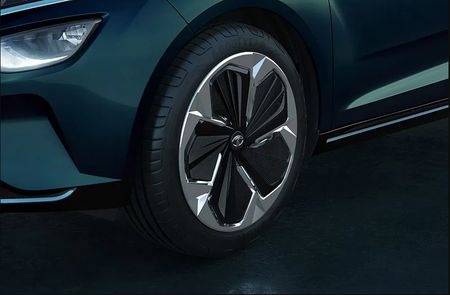 Tata-Altroz-Ev-Wheel