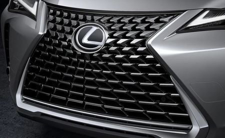 Lexus-UX-Grille