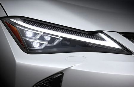 Lexus-UX-Headlight Image