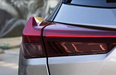 Lexus-UX-Taillight Image