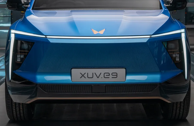 Mahindra-XUV.E9-Grille