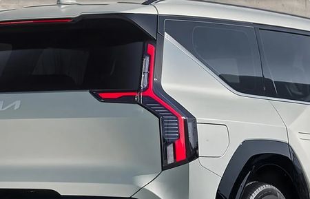 Kia-EV9-Taillight