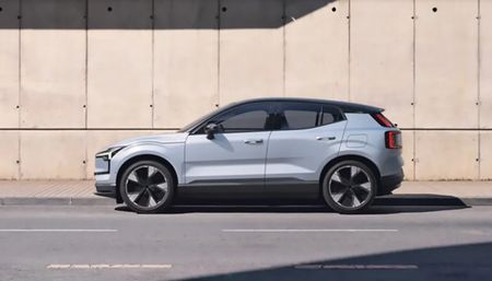 Volvo-EX30-Ev-Left Side View