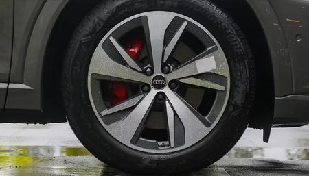 Audi-Q8-Sportback-e-tron-Wheel