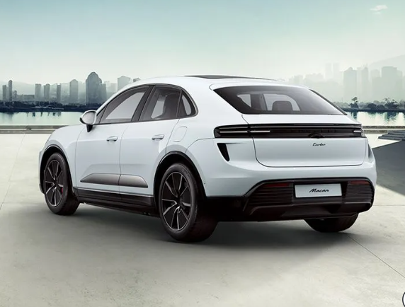 Porsche-Macan-Turbo-Ev-Rear 3/4 left