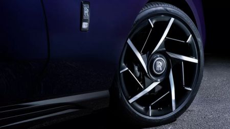 Exterior SpectreBlackBadge-8.webp