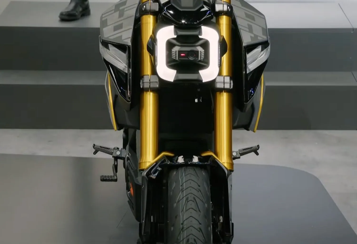 bike TVS-eFX-three-o-1500x1023.jpeg