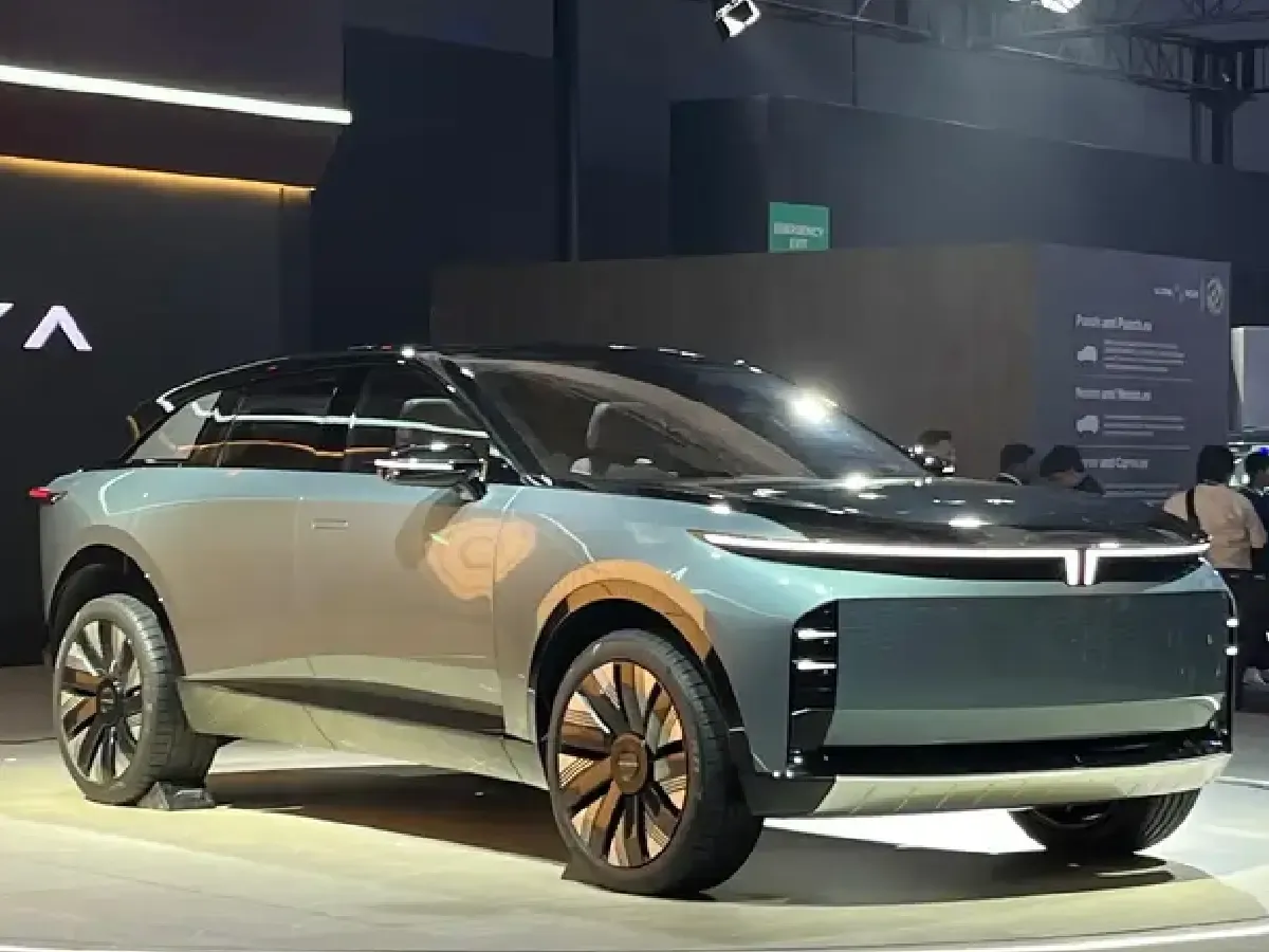 TATA AVINYA X