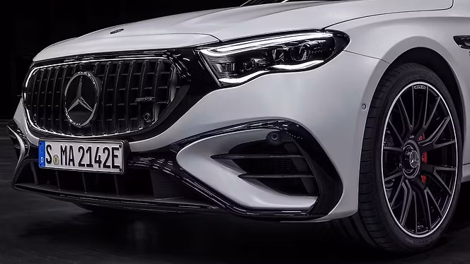 Exterior amg-e53-phev-exterior-headlight.avif