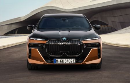 Exterior bmw-i7-m70-xdrive-electric-car-2023-006.webp