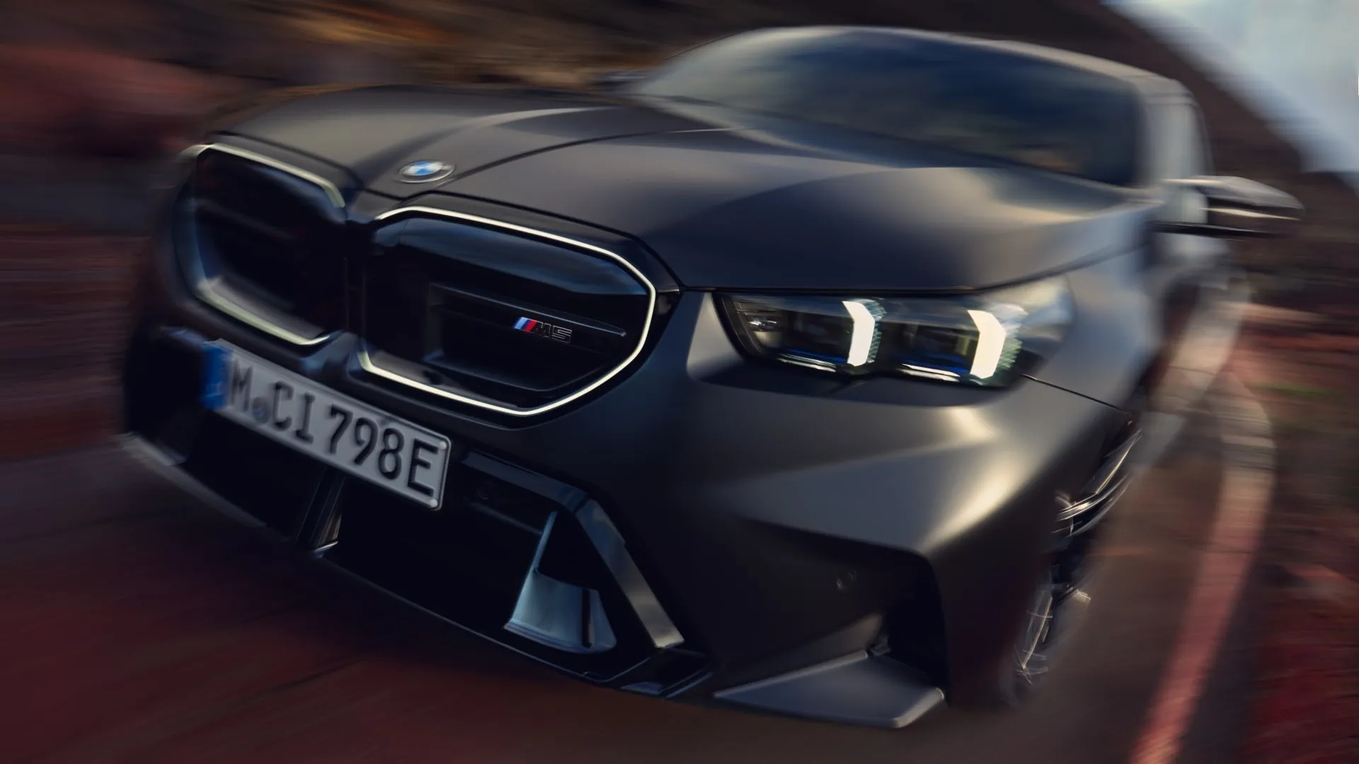 Exterior bmw-m5-sedan-hd-05.jpg