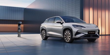 Exterior byd-sealion-7-charging-01-l.jpg