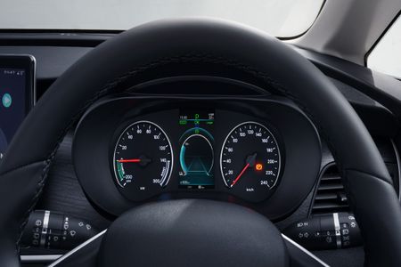 Interior eMAX 7- instrument cluster.jpg