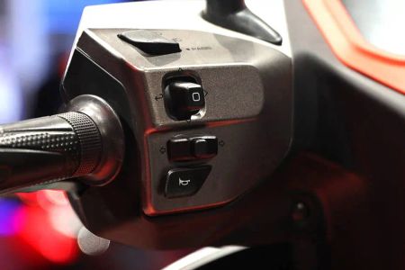 bike exterior_vida-z_controller-buttion-view_930x620.webp