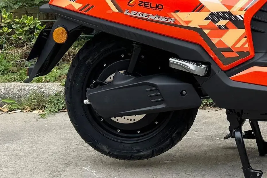 bike exterior_zelio-legender_rear-tyre-view_930x620_v3.webp