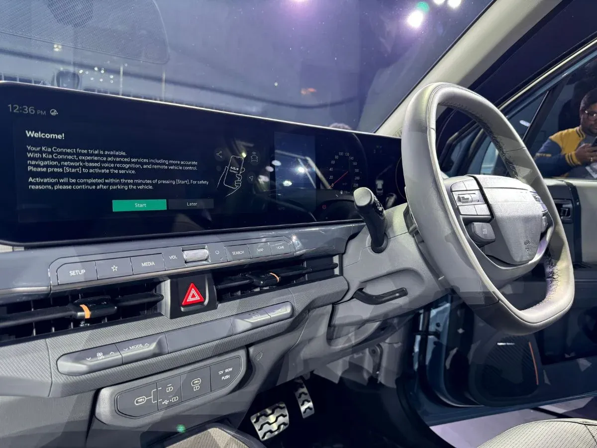 Interior f120a324-b9bb-4a80-9566-c263f22ea9fa-new-2025-kia-syros-interior-dashboard-features-ashish.webp