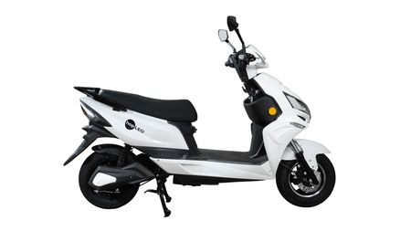 hop-electric-leo-white