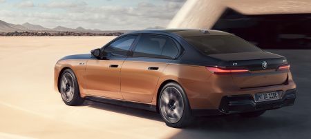 Exterior i7m70xDrive-Rear.jpg