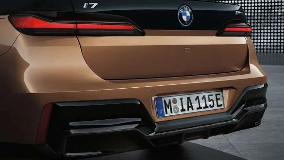 Exterior i7m70xDrive-bumpper.jpg