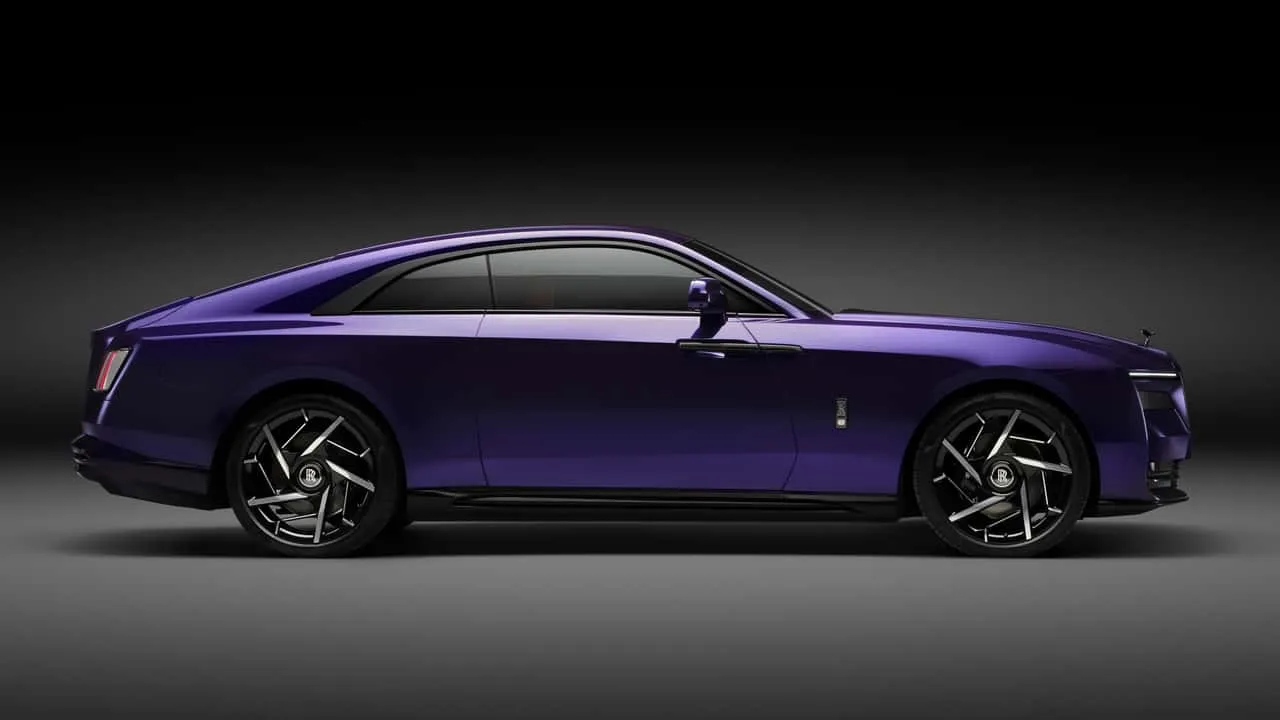 Exterior rolls-royce-spectre-black-badge-2025.jpg